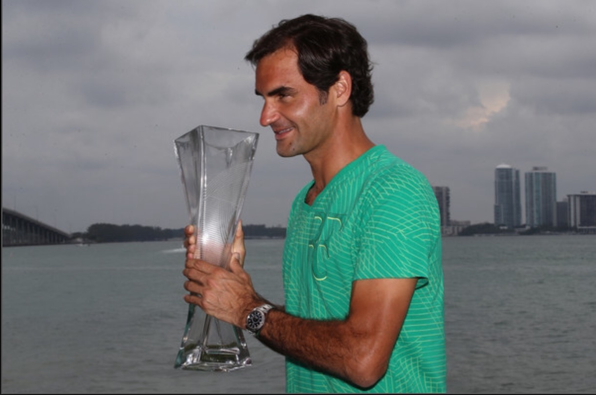 Roger Federer lifts the Miami Open trophy