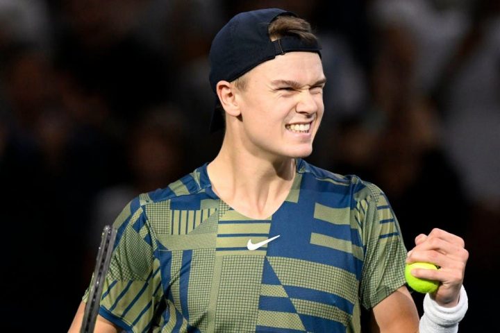 Holger Rune beats Felix Auger Felix Aliassime in Paris Bercy to reach ...