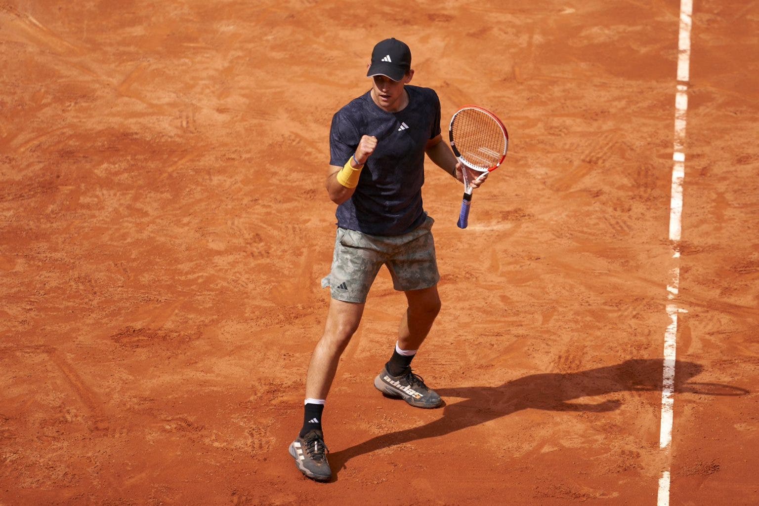 dominic-thiem-comes-back-from-one-set-down-to-reach-the-quarter-final